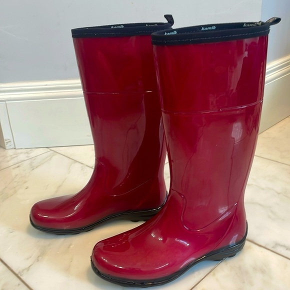 Kamik Shoes - Kamik Heidi women’s rubber rain boots size 8 waterproof red flawless condition